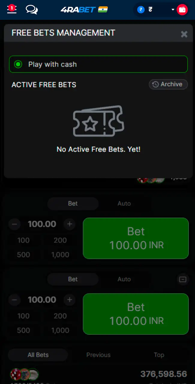 Ventana Free Bets Management de Aviator en la app de 4rabet con Play with cash seleccionado y sin apuestas gratis activas
