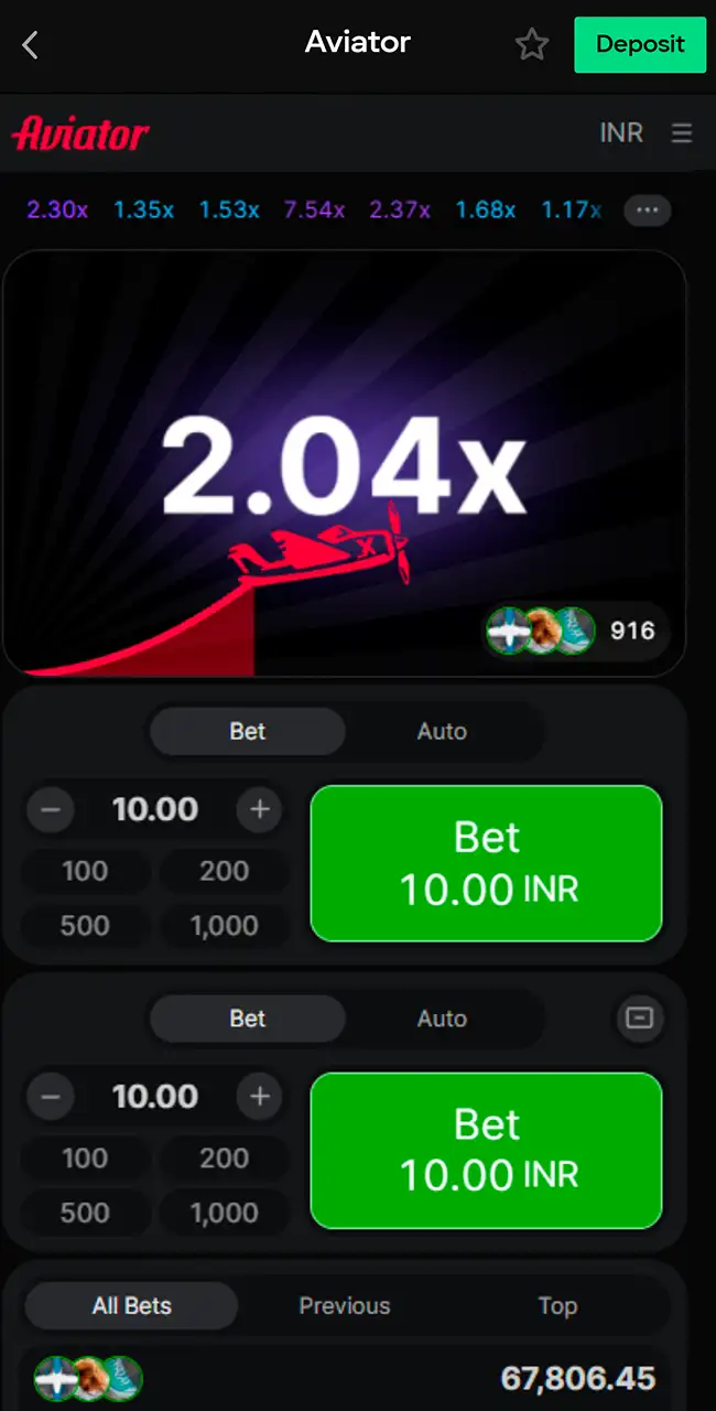 Aviator de Spribe abierto en el lobby móvil de un casino, con el multiplicador en 2.04x y dos paneles Bet debajo