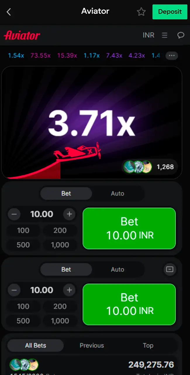 Aviator de Spribe en la app de Parimatch durante una ronda a 3.71x, con dos paneles Bet y las pestañas All Bets, Previous y Top