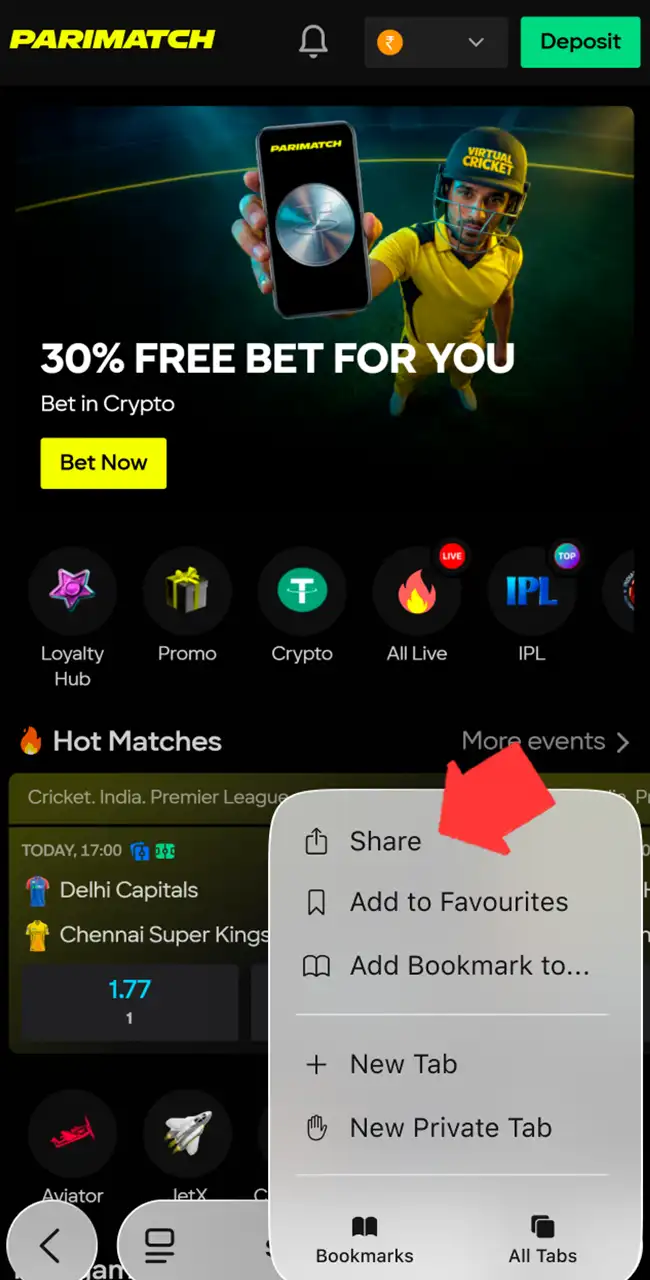 Página de inicio de Parimatch en Safari con el menú abierto y una flecha que señala Share