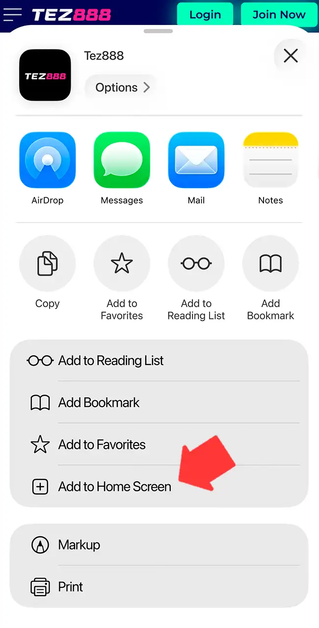 Menú de compartir de Safari sobre el sitio de Tez888 con una flecha en Add to Home Screen