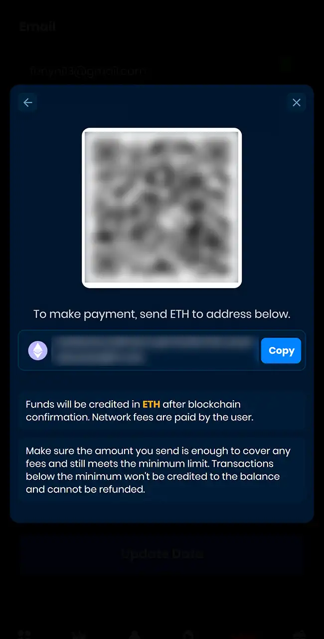 Pantalla de pago en cripto de un casino con una dirección ETH difuminada y un código QR, que indica que el usuario paga las comisiones de red y que los importes por debajo del mínimo no se abonan